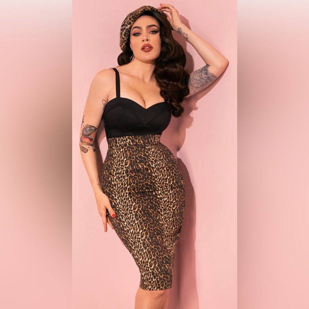 NWT VIXEN PENCIL SKIRT IN WILD LEOPARD PRINT - VIXEN BY MICHELINE PITT